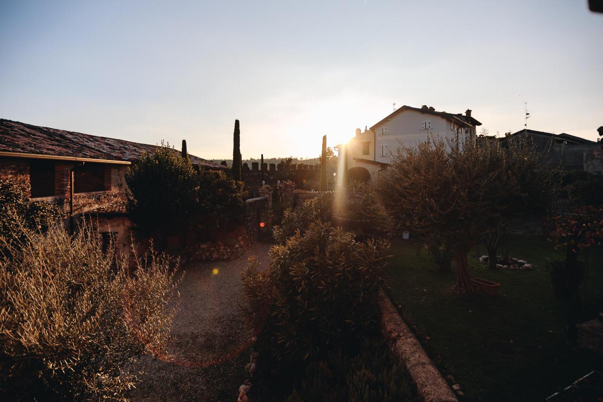 La Dimora Nel Castello Appartement Castellaro  Buitenkant foto